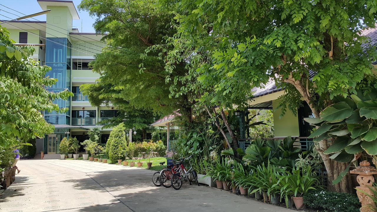 Garden Corner Resort & Hotel Phitsanulok Buitenkant foto