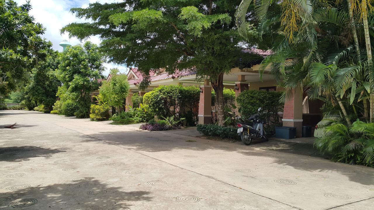 Garden Corner Resort & Hotel Phitsanulok Buitenkant foto