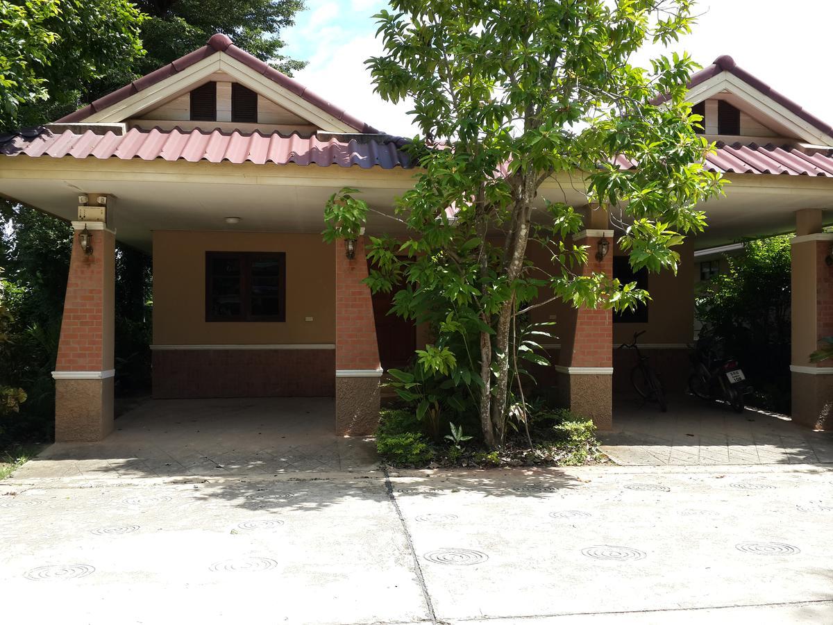 Garden Corner Resort & Hotel Phitsanulok Buitenkant foto