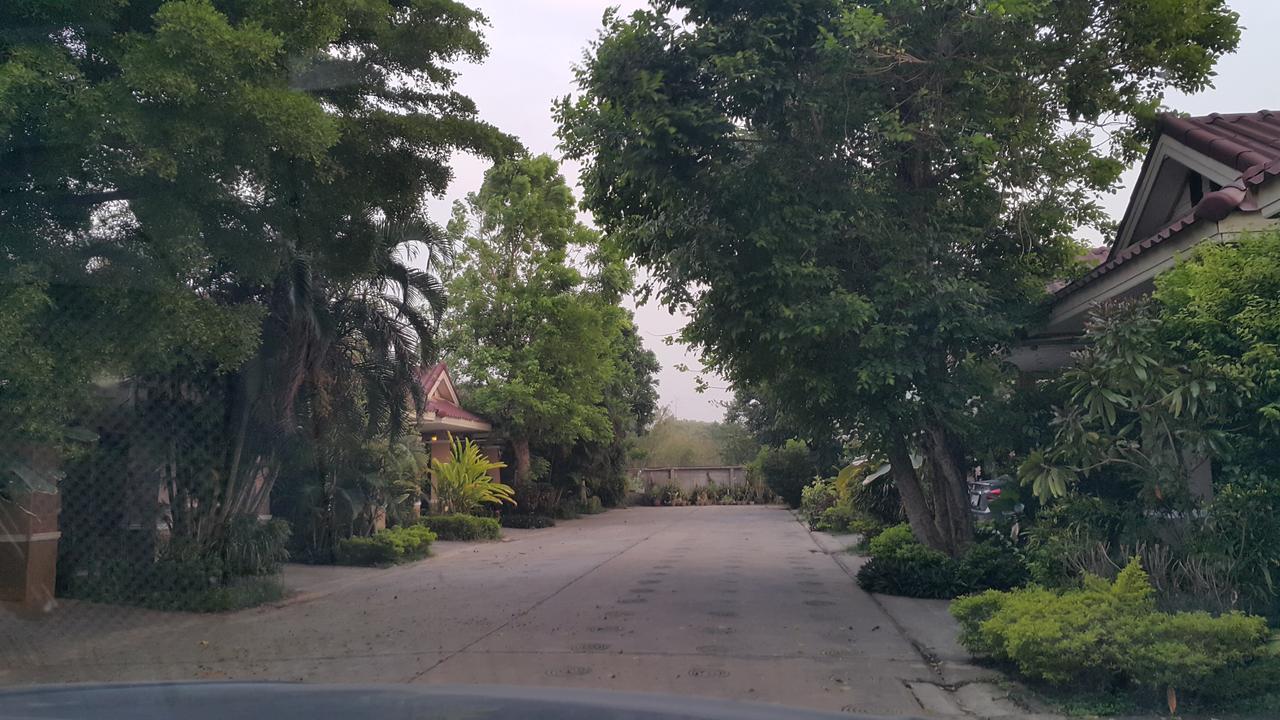 Garden Corner Resort & Hotel Phitsanulok Buitenkant foto