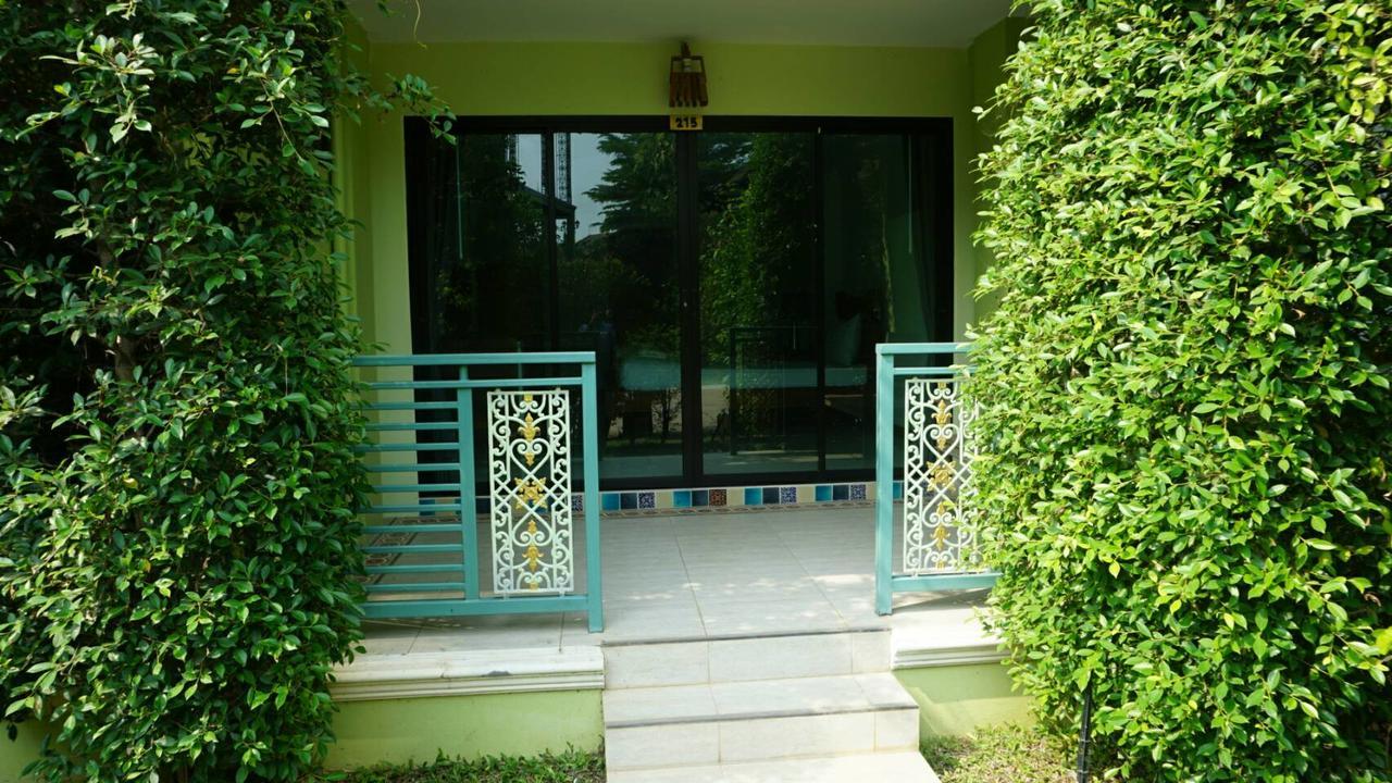 Garden Corner Resort & Hotel Phitsanulok Buitenkant foto