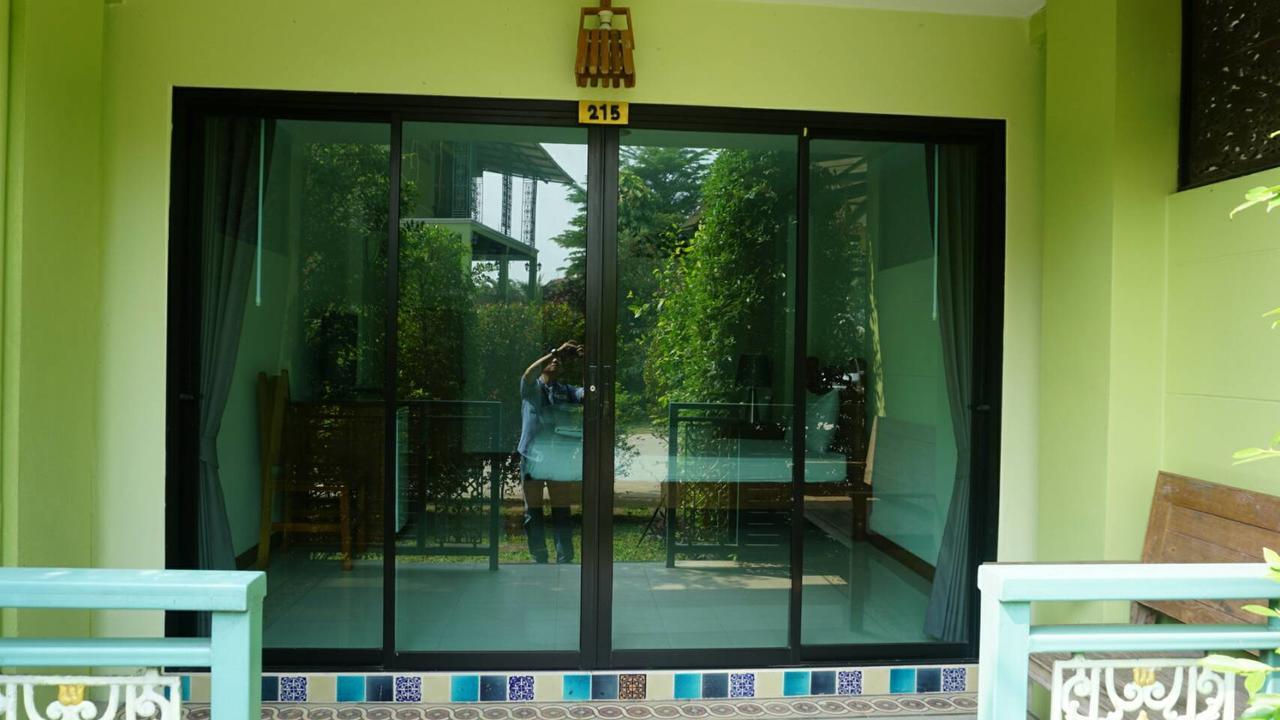 Garden Corner Resort & Hotel Phitsanulok Buitenkant foto