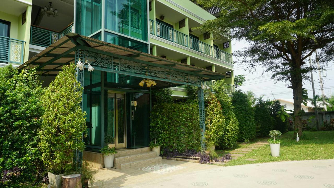 Garden Corner Resort & Hotel Phitsanulok Buitenkant foto